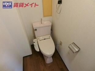 ロイヤル東海川原町の物件内観写真